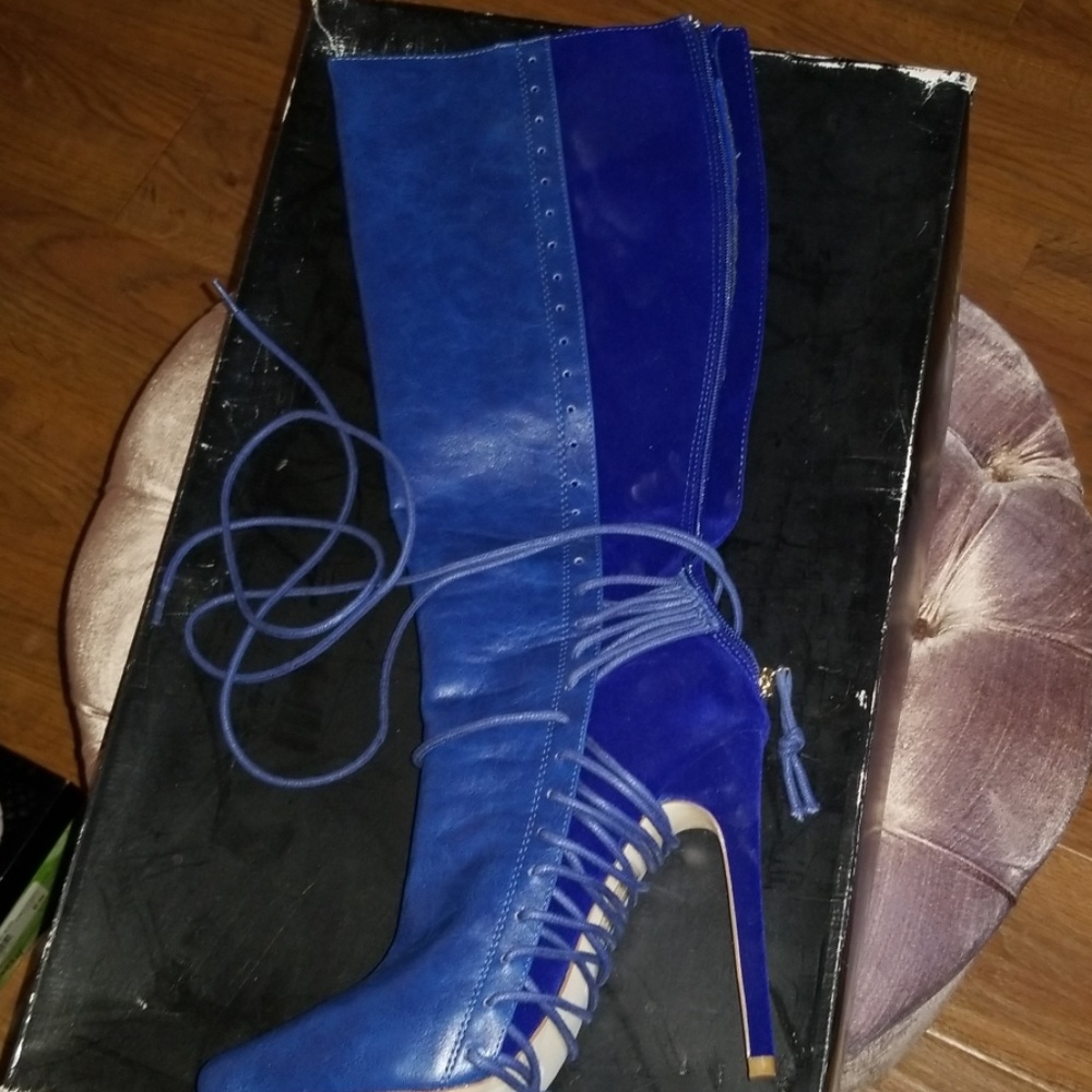 Heel boots